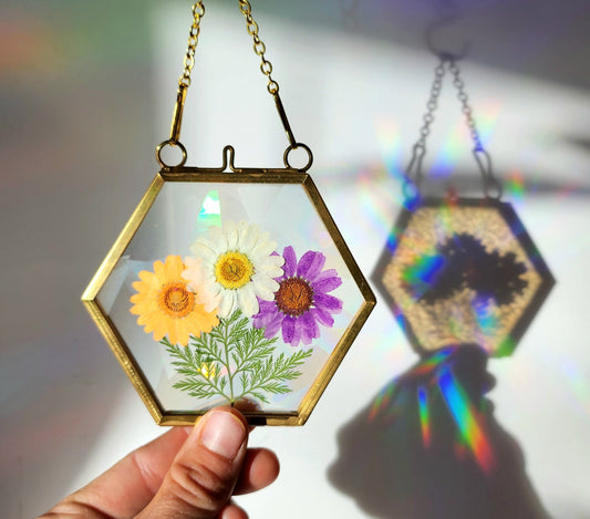Sorbet Daisy Bouquet - Fractal Floral Suncatcher